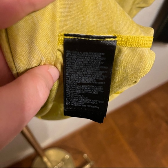 THE NORTH FACE ~ Women’s Athletic Yellow Short Sleeve Base Layer - Picture 5 of 7